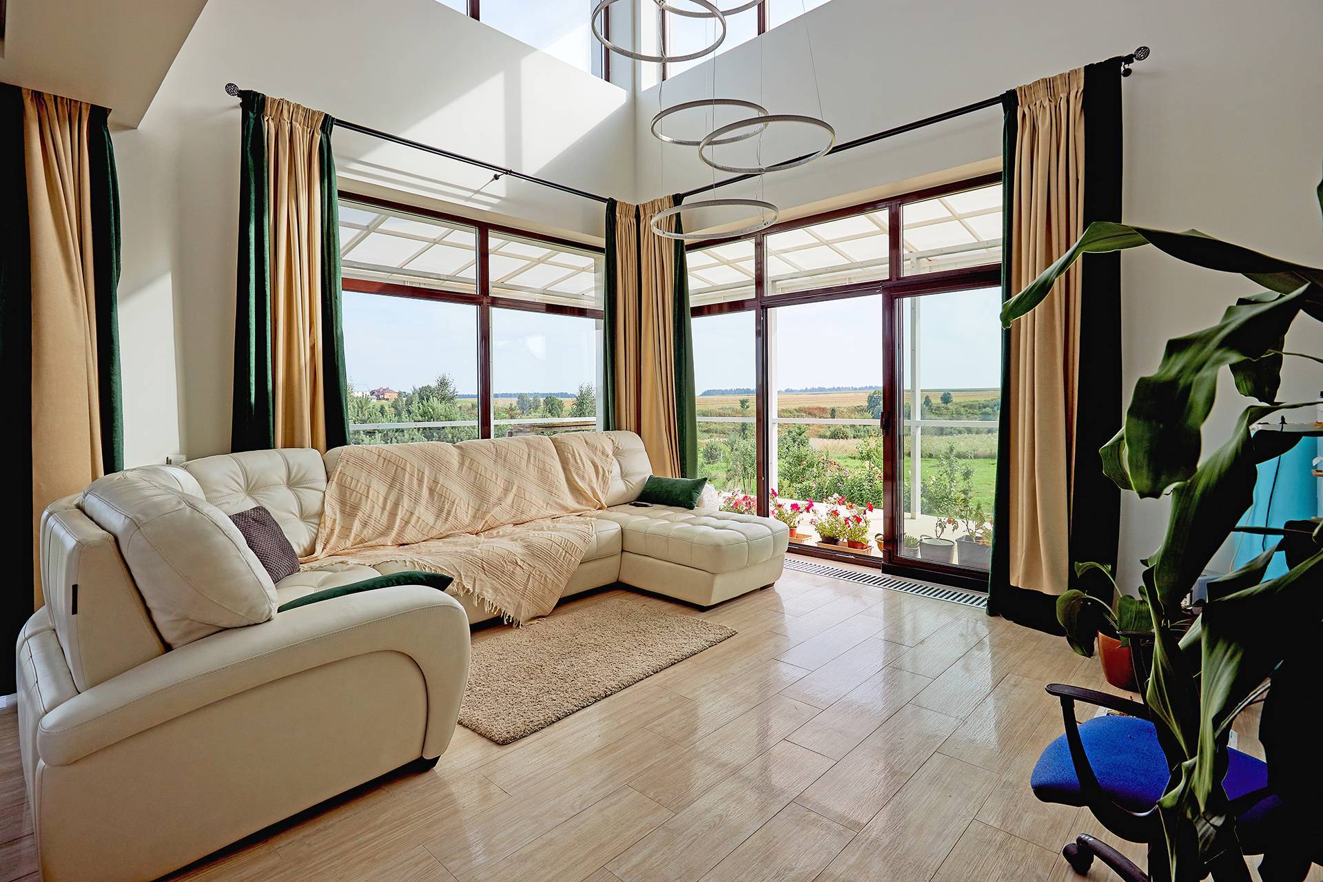 Французское окно ALT W72, фурнитура PATIO, цвет RAL 8017 категория Окна