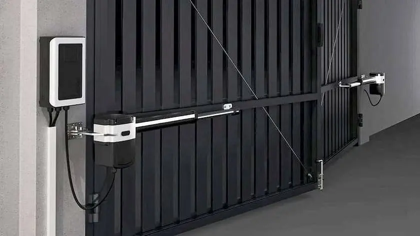 Новые электроприводы для распашных ворот ALUTECH Scopio