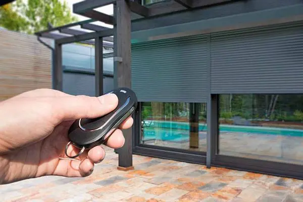 Пульт в подарок при покупке роллет с автоматикой